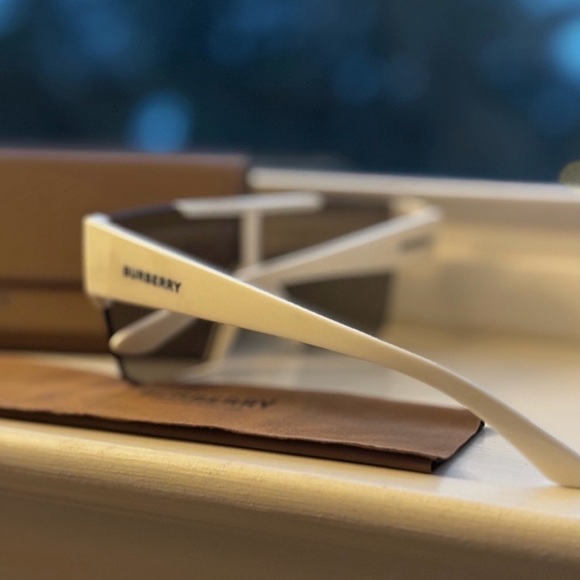 Burberry Women's Sunglasses in White - Picture 5 of 5
